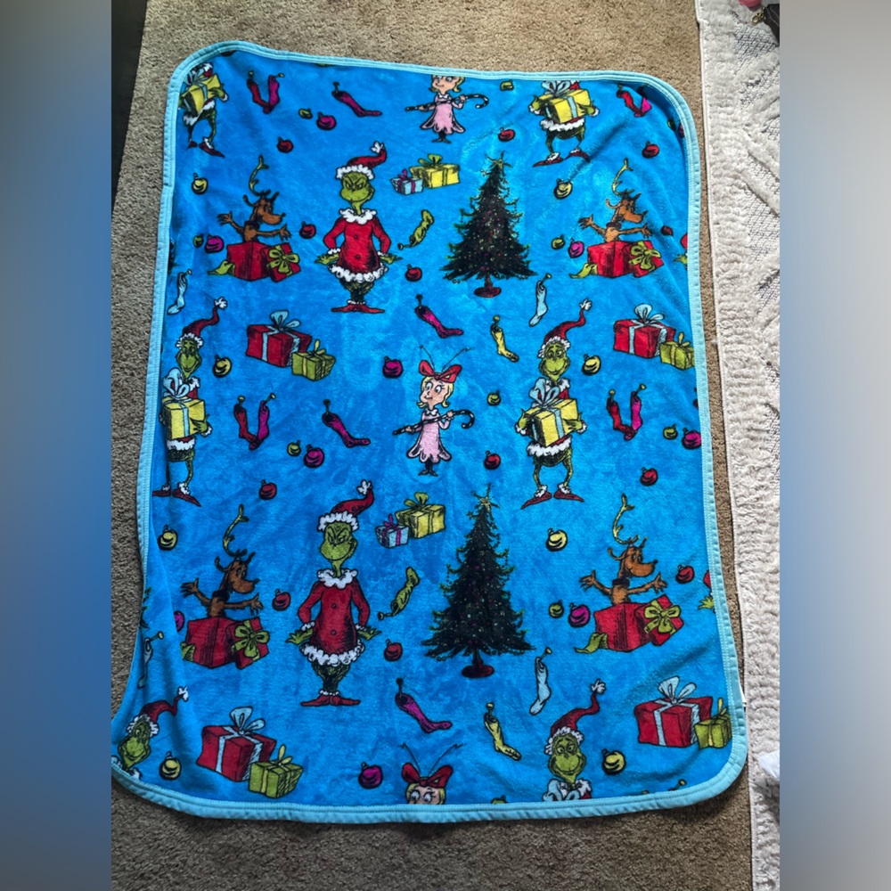 The Grinch blanket
